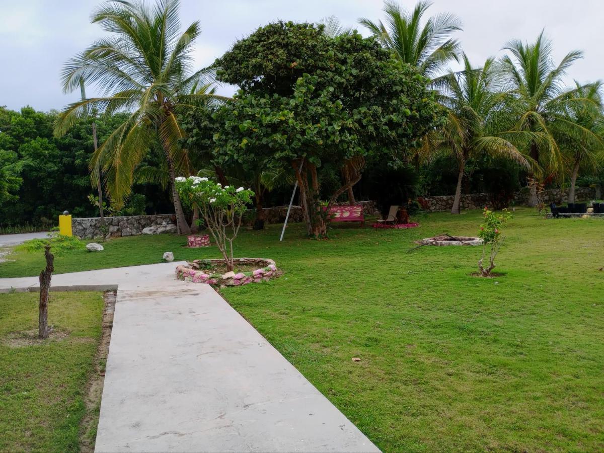 Surfers Manor Motel Gregory Town Dış mekan fotoğraf