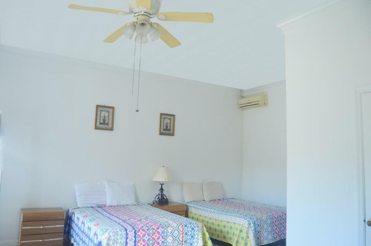 Surfers Manor Motel Gregory Town Dış mekan fotoğraf